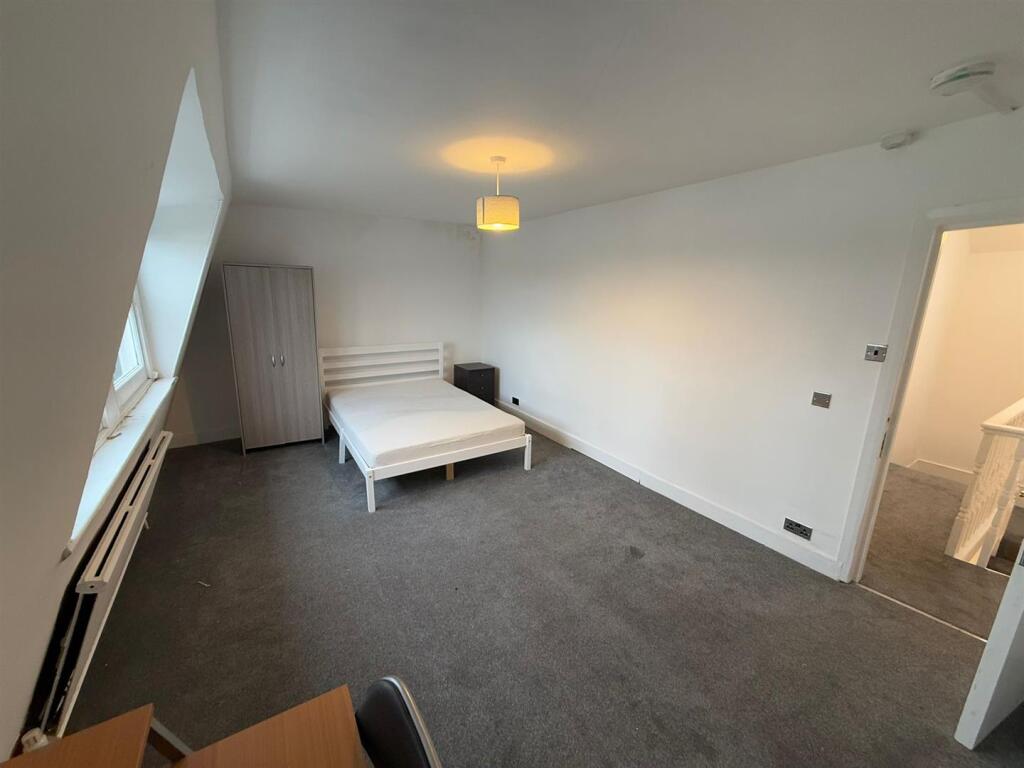 Additional property image - Room 4 Clarence Square, Brighton