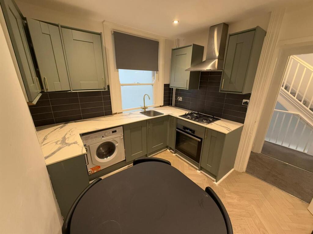 Property image - 1, 22 Clarence Square, Brighton