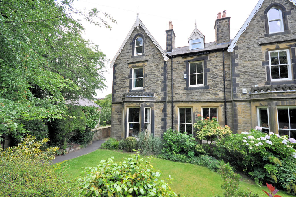 6 bedroom semidetached house for sale in Graham Road, Sheffield, S10