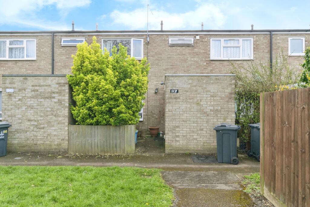 3 bedroom terraced house for sale in Ely Close, Stevenage