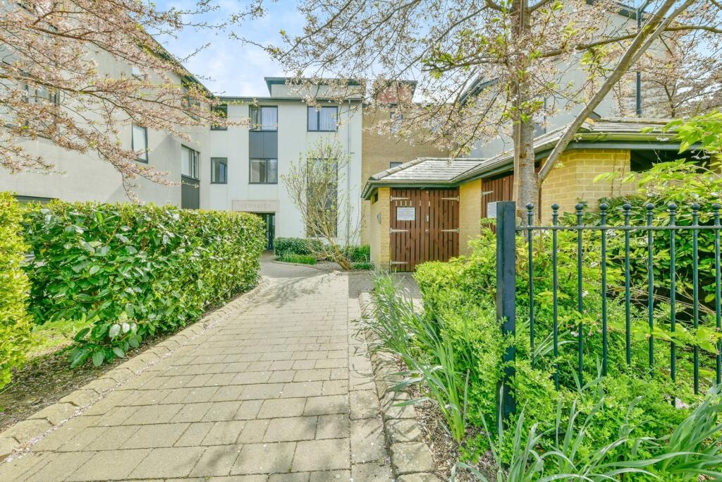 Main image of property: Drakes Drive, STEVENAGE, Hertfordshire, SG2
