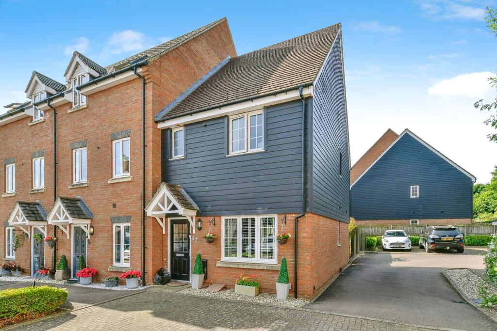 Main image of property: Pembridge Gardens, STEVENAGE, Hertfordshire, SG2