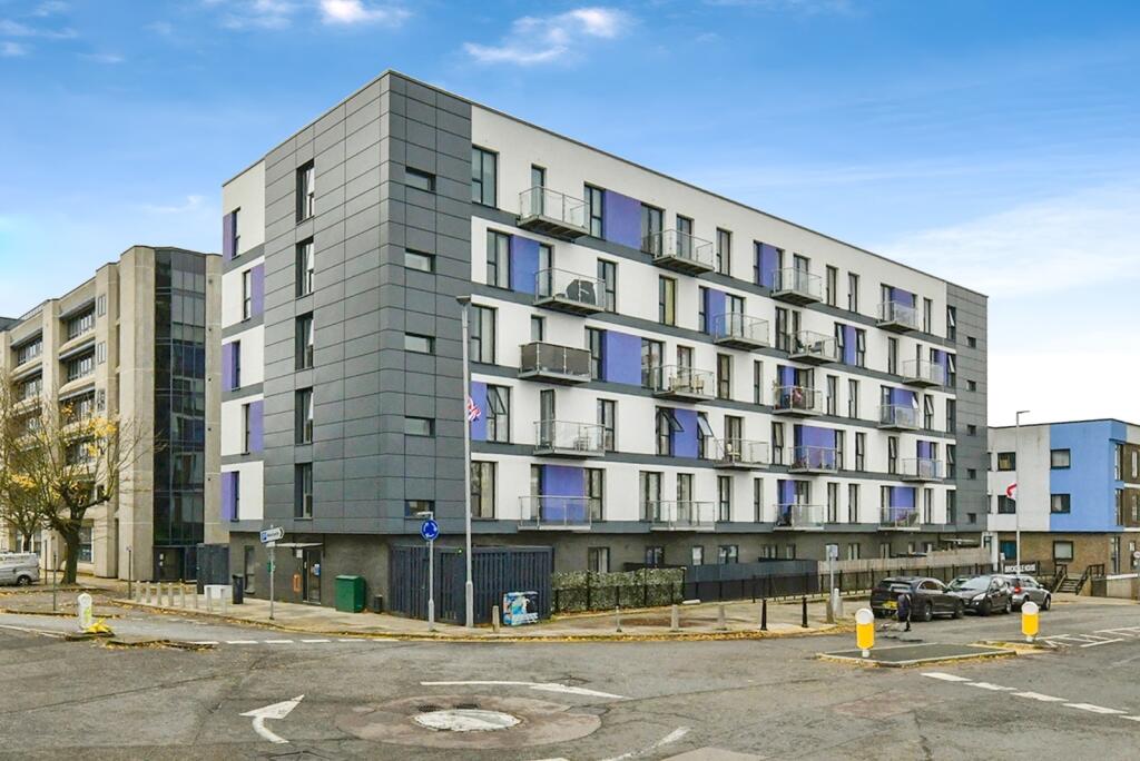 Main image of property: Swingate, STEVENAGE, Hertfordshire, SG1