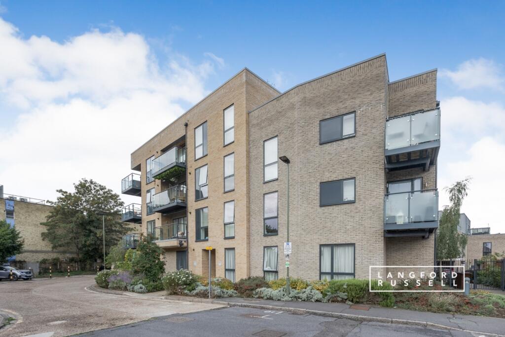 Main image of property: 4a Bruce Grove Orpington BR6