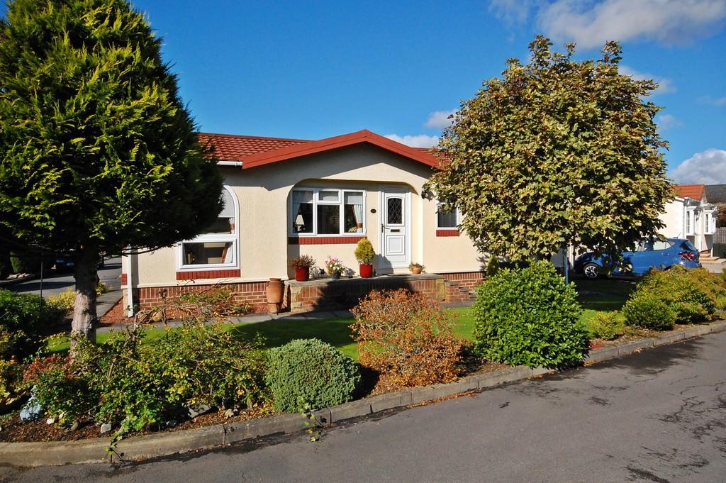 2 bedroom mobile home for sale in Low Carrs Park, Framwellgate Moor