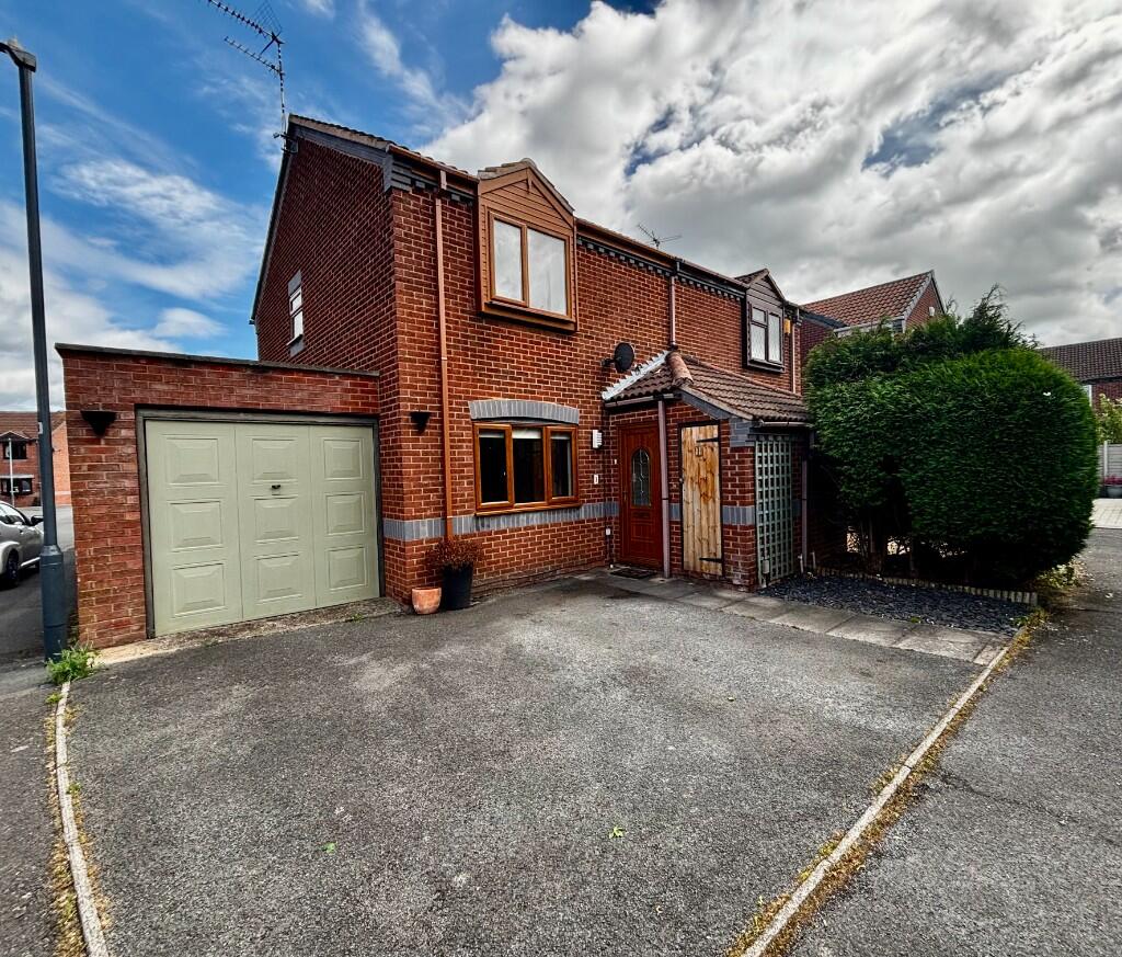 Main image of property: Stable Walk, Nuneaton, Warwickshire, CV11