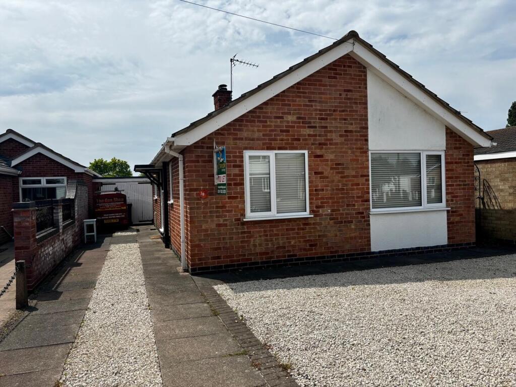 Main image of property: 30 Knox Crescent, Nuneaton
