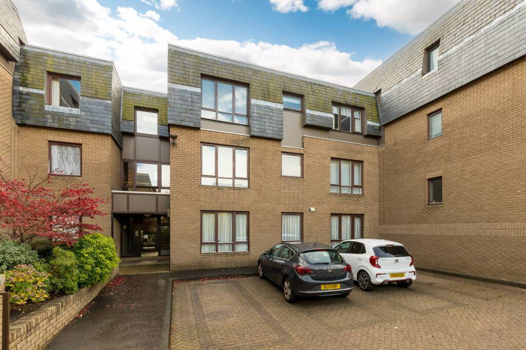 Main image of property: 2/2 Rocheid Park, Fettes, Edinburgh, EH4 1RP