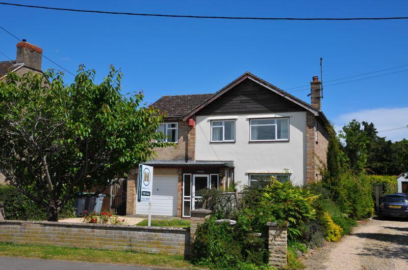 3 bedroom detached house for sale in Witney Road, Eynsham, OX29