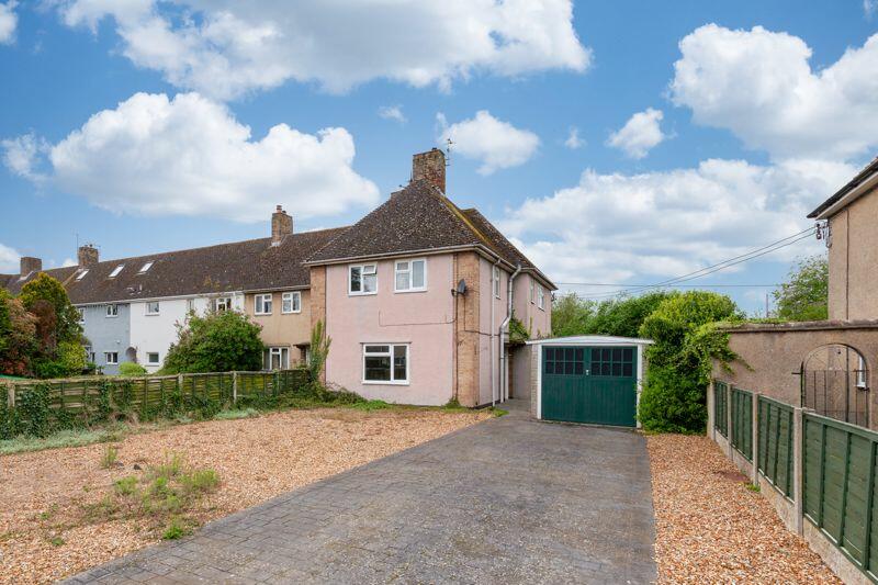 4 bedroom end of terrace house for sale in Hanborough Road, Eynsham, OX29