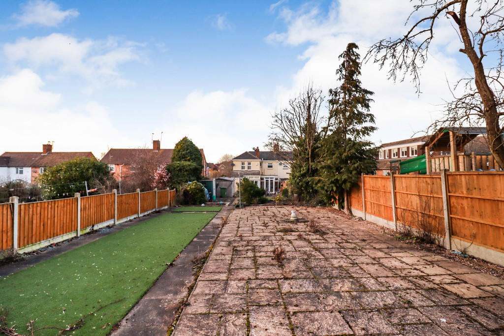 3 bedroom semidetached house for sale in Bilton Road, Rugby, CV22