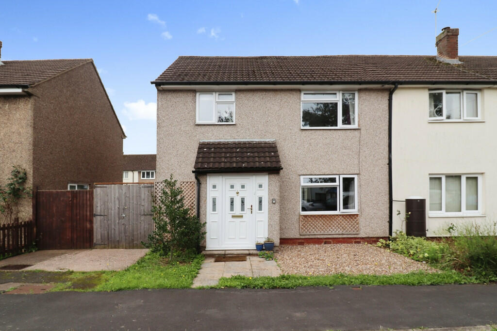 3 bedroom end of terrace house for sale in The Ryelands, Lawford Heath
