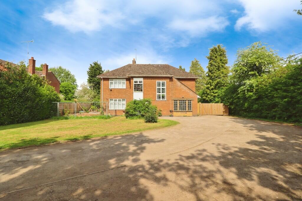 4 bedroom detached house for sale in Birdingbury Road, Marton, Rugby, CV23