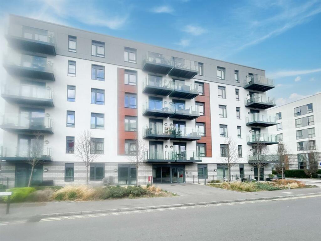 Studio flat for sale in Pegasus Way, Gillingham, ME7