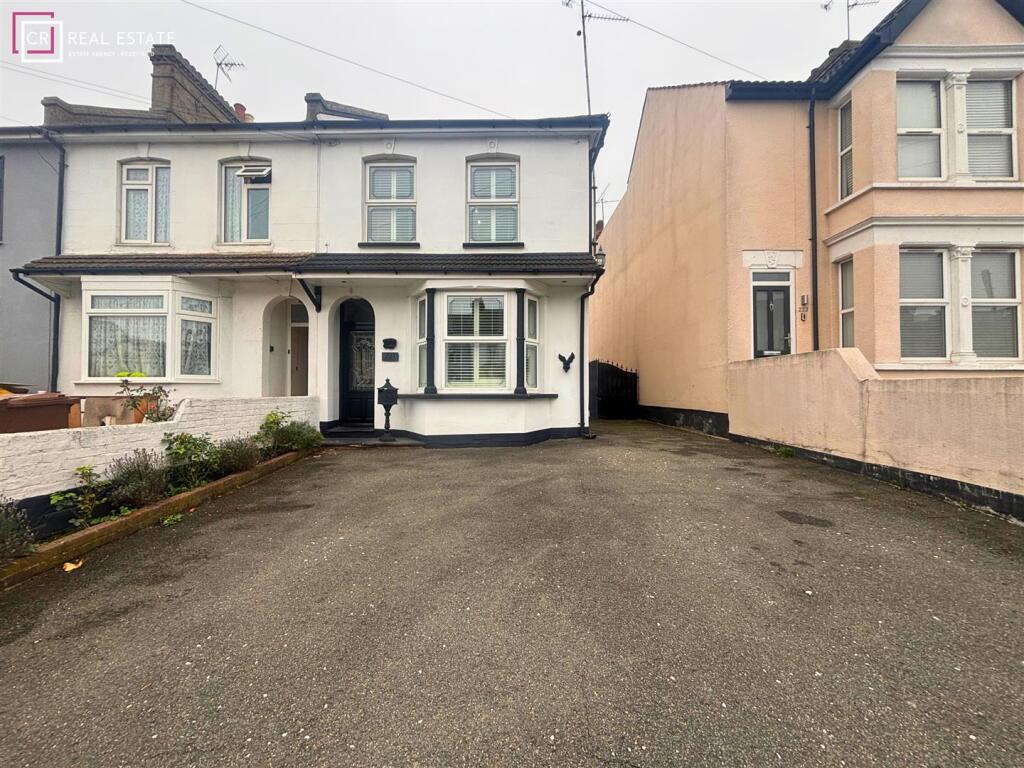 3 bedroom end of terrace house