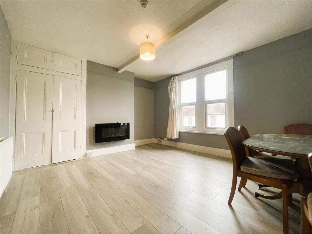 Main image of property: 3 Bed, Duncan Road, Gillingham