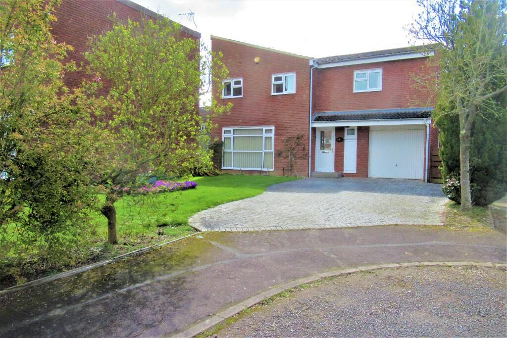 5 bedroom detached house for sale in PASSMORE, Milton Keynes, MK6