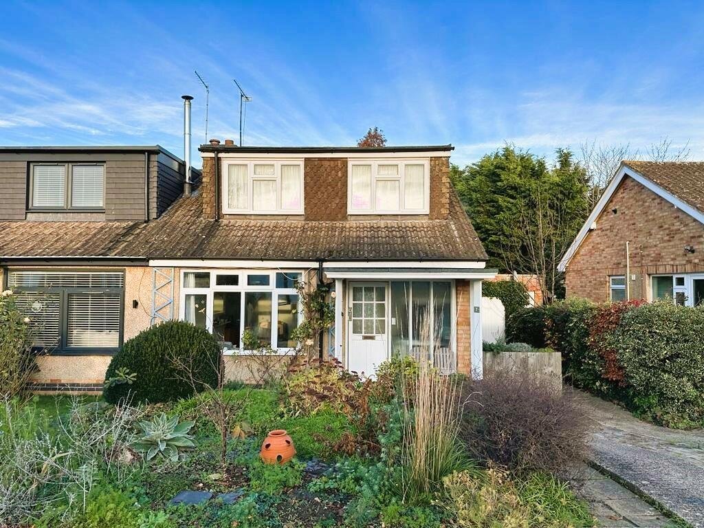 3 bedroom semidetached house for sale in The Beeches, DEANSHANGER MK19