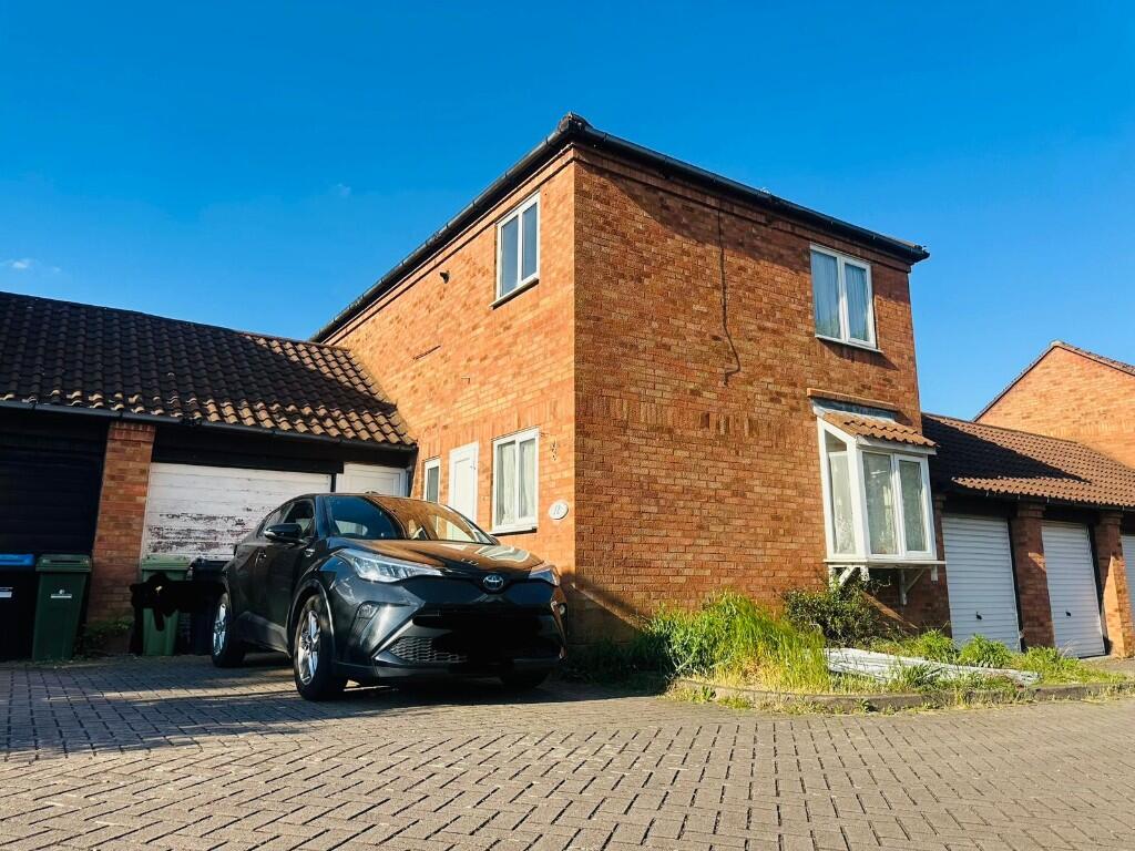 Main image of property: Innholder Court, NEATH HILL Milton Keynes, MK14