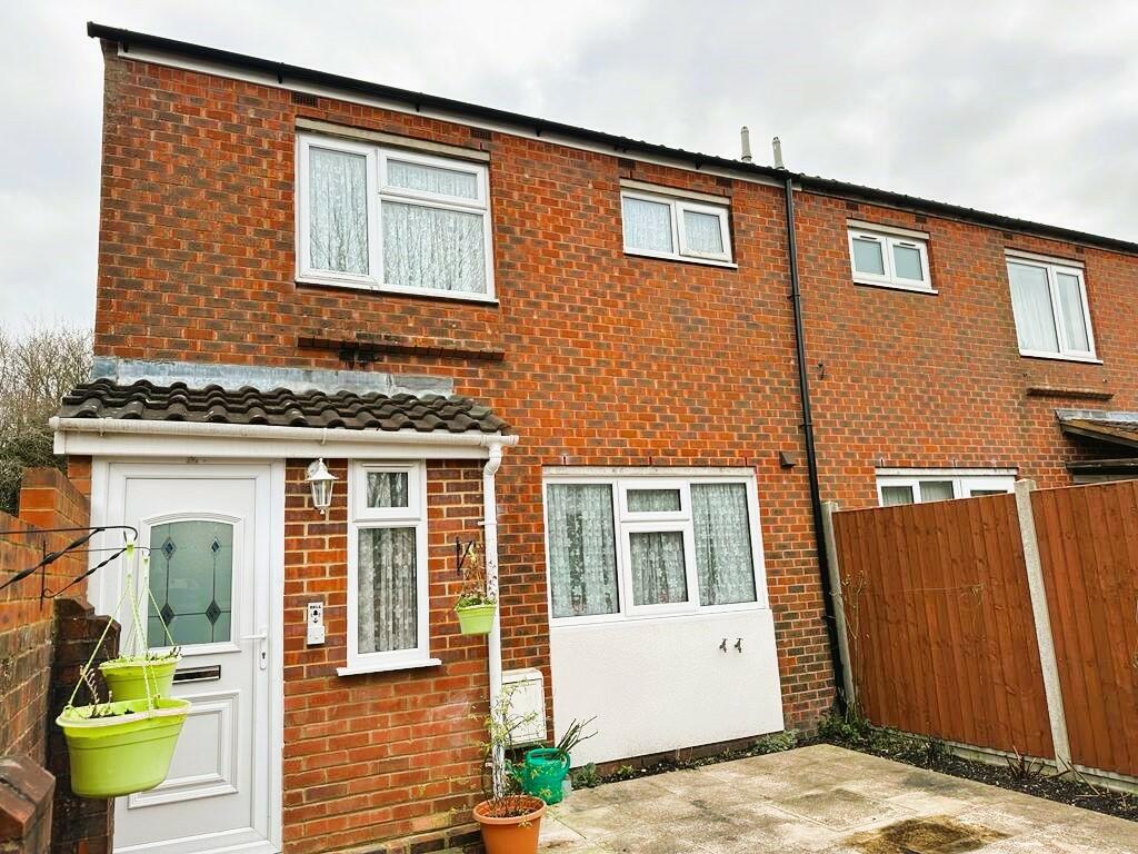 3 bedroom end of terrace house for sale in Falcon Avenue, SPRINGFIELD