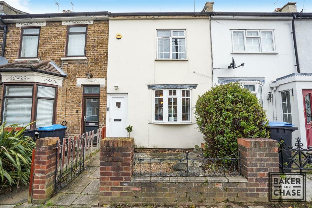 2 bedroom terraced house for sale in Churchbury Road, Enfield, EN1