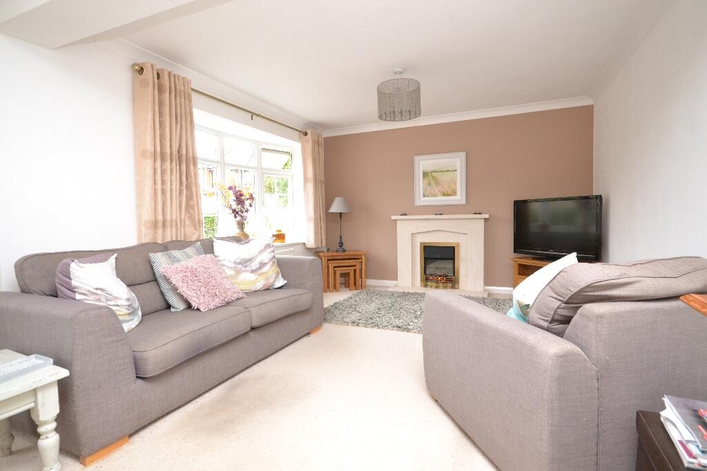 3 bedroom detached house for sale in Prestwick Drive,
