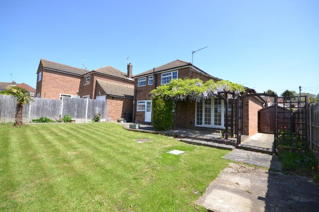 3 bedroom detached house for sale in Prestwick Drive,