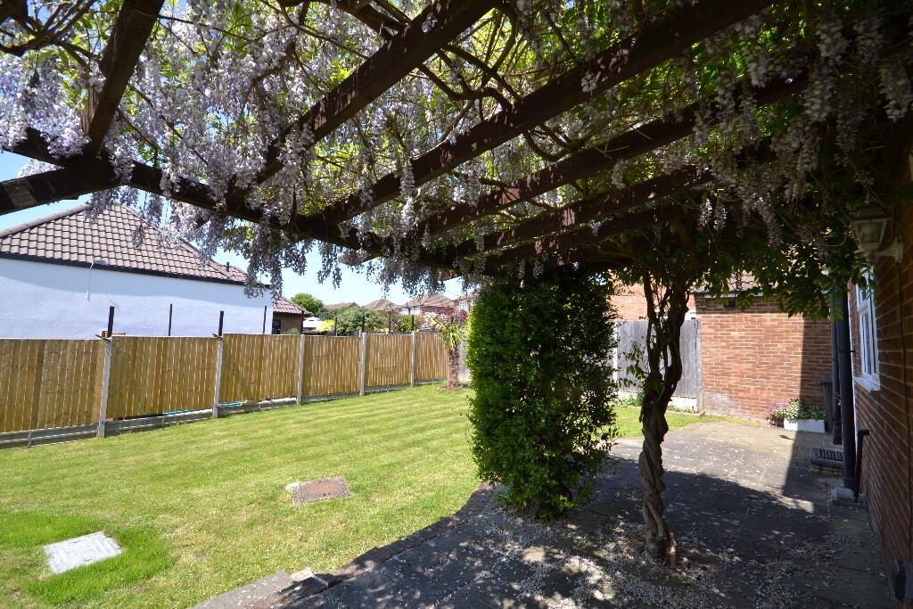 3 bedroom detached house for sale in Prestwick Drive,