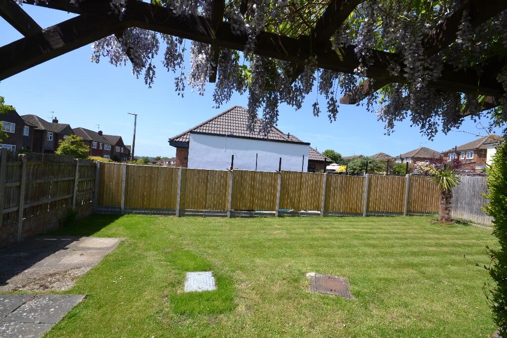 3 bedroom detached house for sale in Prestwick Drive,