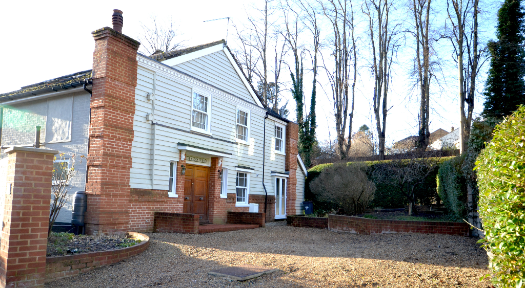 4 bedroom detached house for sale in Lower Street, Stansted, Essex, CM24