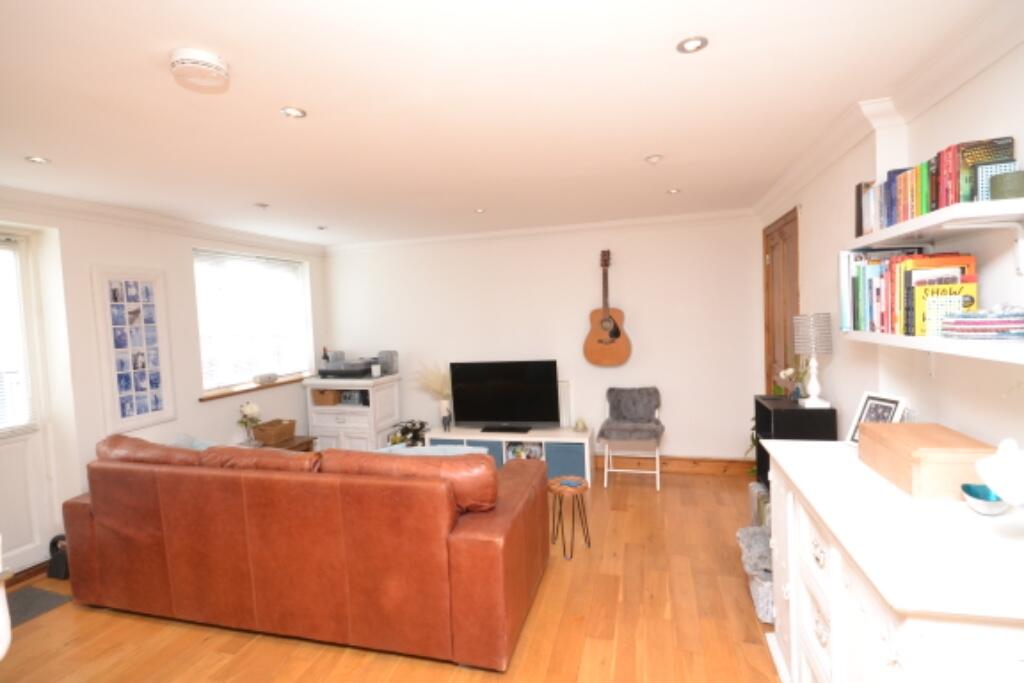 Additional property image - Riverside, Bishop's Stortford, Hertfordshire, CM23