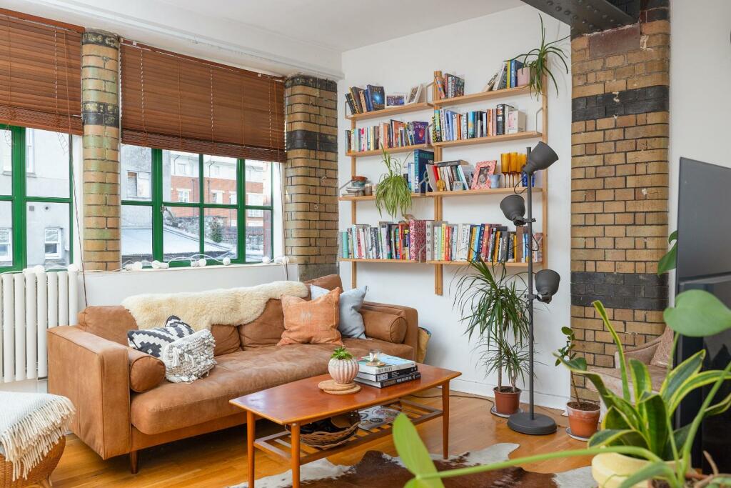 Additional property image - Redcliff Street, Redcliffe