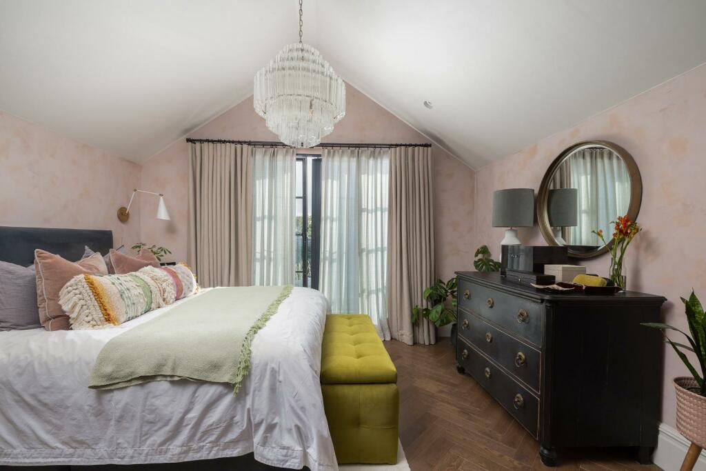 Additional property image - Church Lane, Cliftonwood