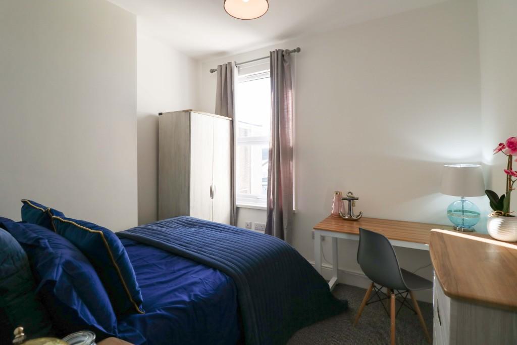 3 bedroom flat for rent in Abingdon Road, Plymouth, Devon, PL4