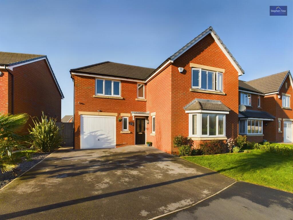 4 bedroom detached house for sale in Pasture Close, Blackpool, FY4