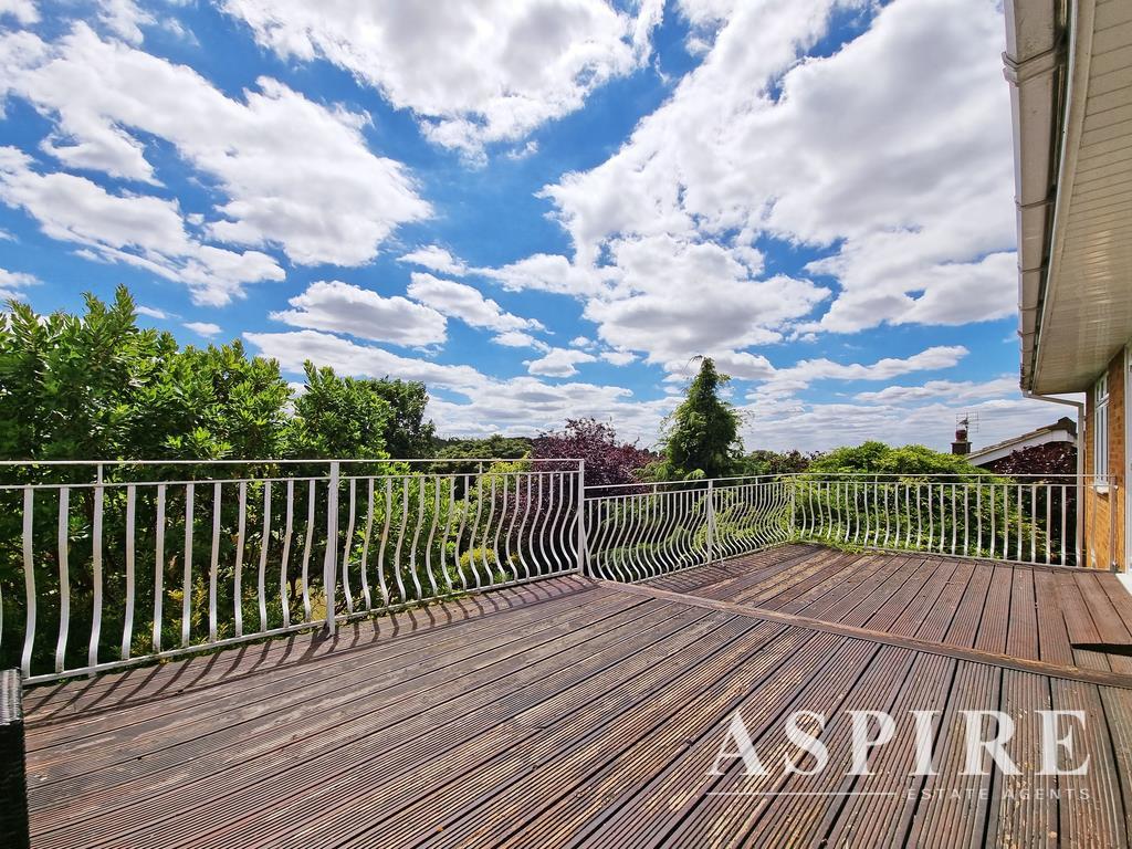 5 bedroom detached house for sale in Underhill Road, Benfleet, SS7