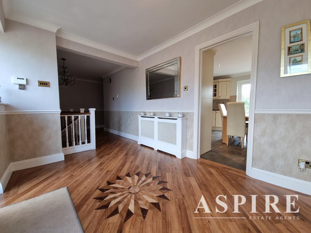 5 bedroom detached house for sale in Underhill Road, Benfleet, SS7