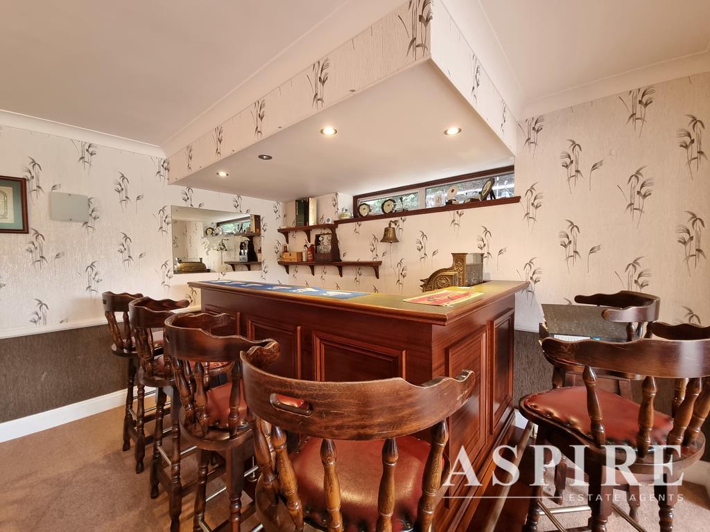 5 bedroom detached house for sale in Underhill Road, Benfleet, SS7