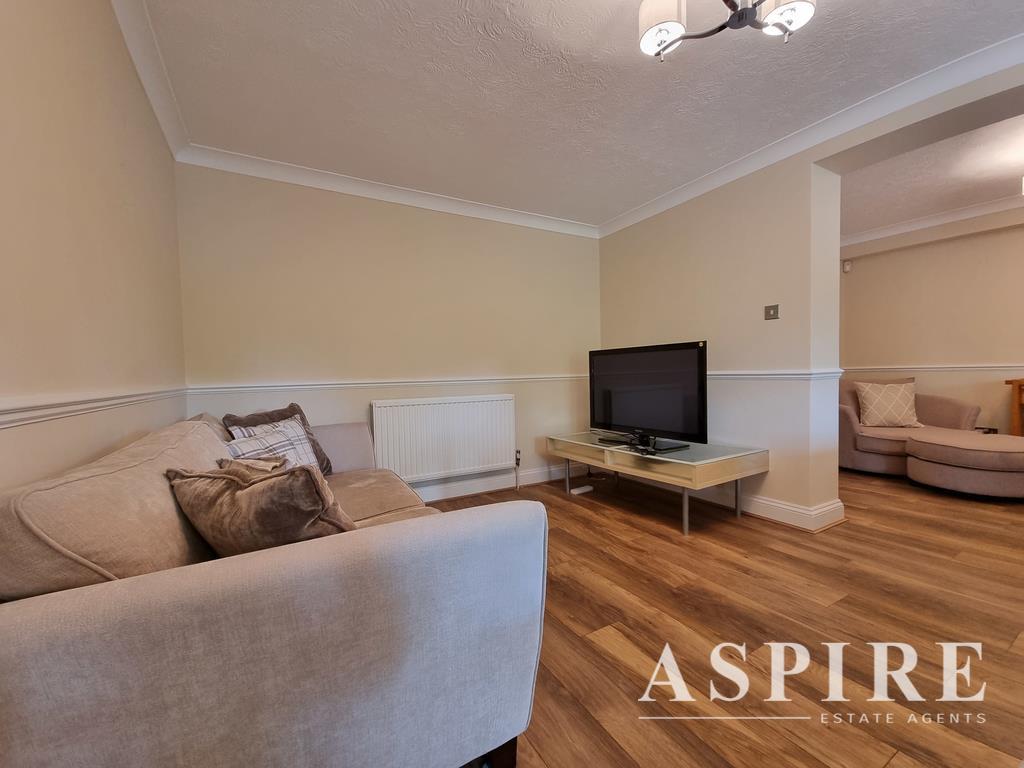 5 bedroom detached house for sale in Underhill Road, Benfleet, SS7