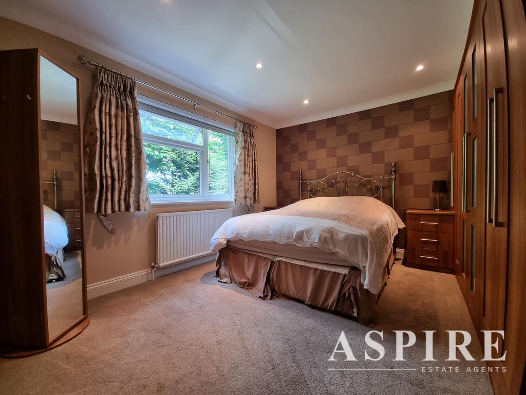 5 bedroom detached house for sale in Underhill Road, Benfleet, SS7