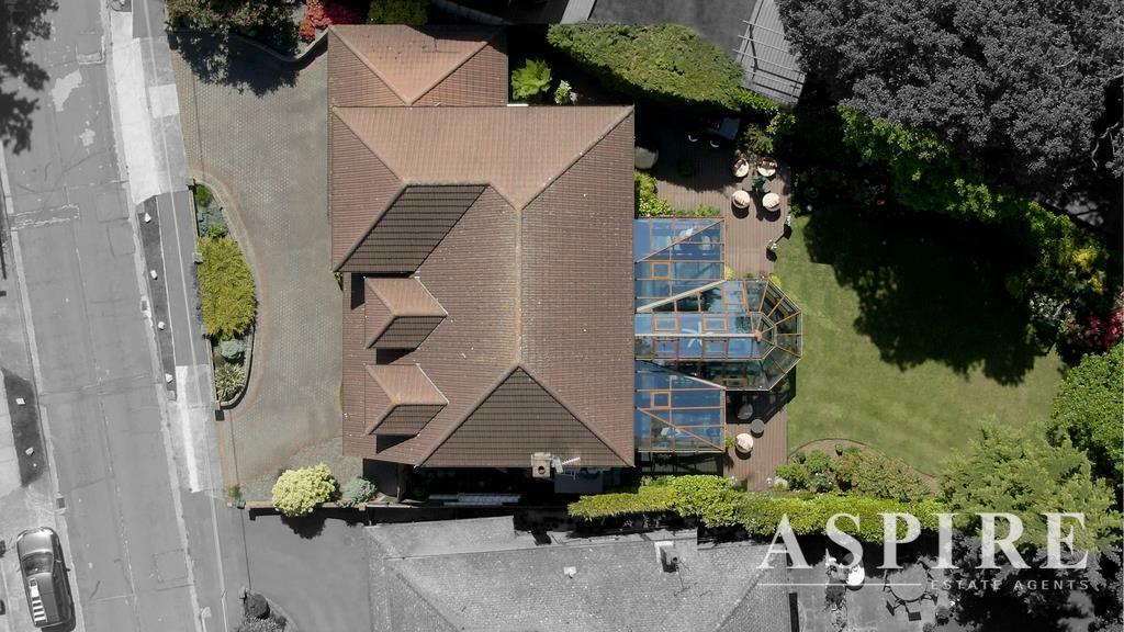 5 bedroom detached house for sale in Thundersley Grove, Benfleet, SS7