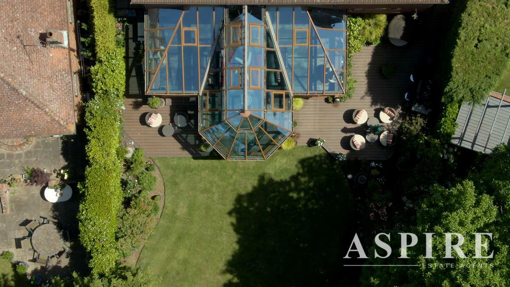 5 bedroom detached house for sale in Thundersley Grove, Benfleet, SS7