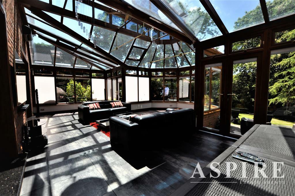 5 bedroom detached house for sale in Thundersley Grove, Benfleet, SS7