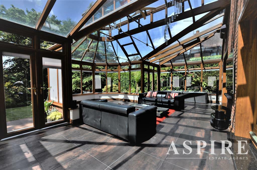 5 bedroom detached house for sale in Thundersley Grove, Benfleet, SS7