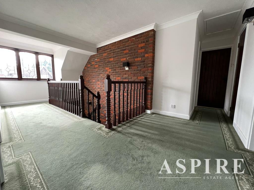 5 bedroom detached house for sale in Thundersley Grove, Benfleet, SS7