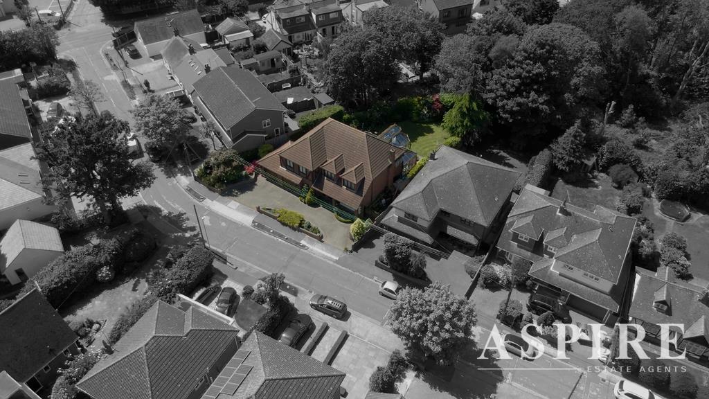 5 bedroom detached house for sale in Thundersley Grove, Benfleet, SS7