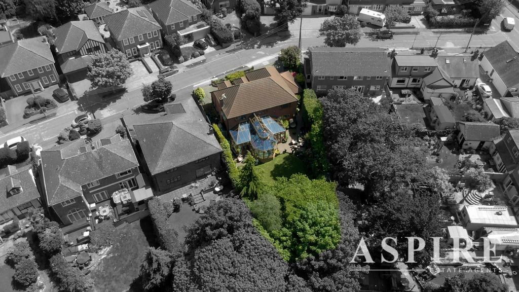 5 bedroom detached house for sale in Thundersley Grove, Benfleet, SS7