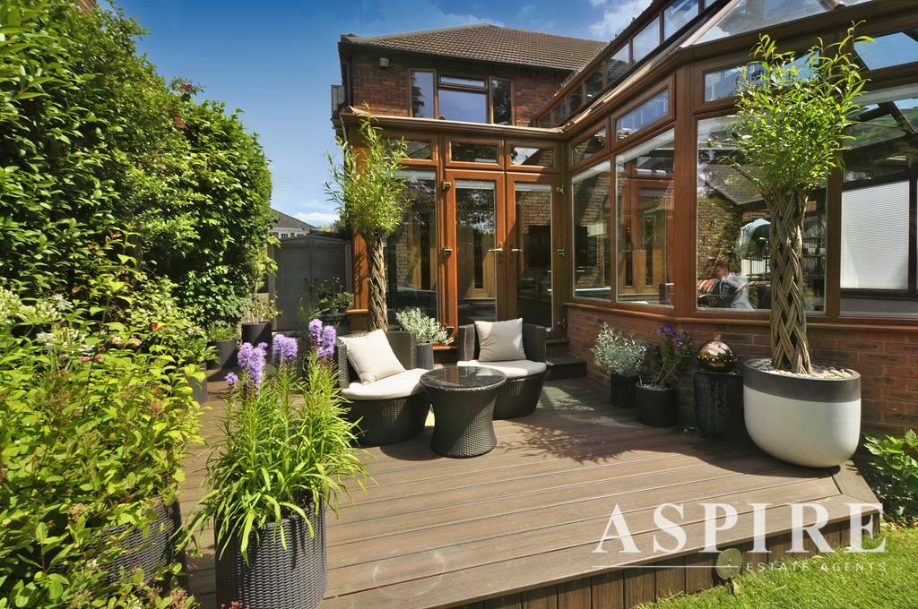 5 bedroom detached house for sale in Thundersley Grove, Benfleet, SS7