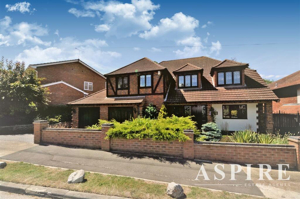 5 bedroom detached house for sale in Thundersley Grove, Benfleet, SS7