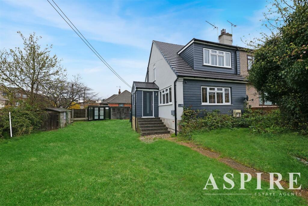 3 bedroom semidetached house for sale in Kimberley Road, Benfleet, SS7